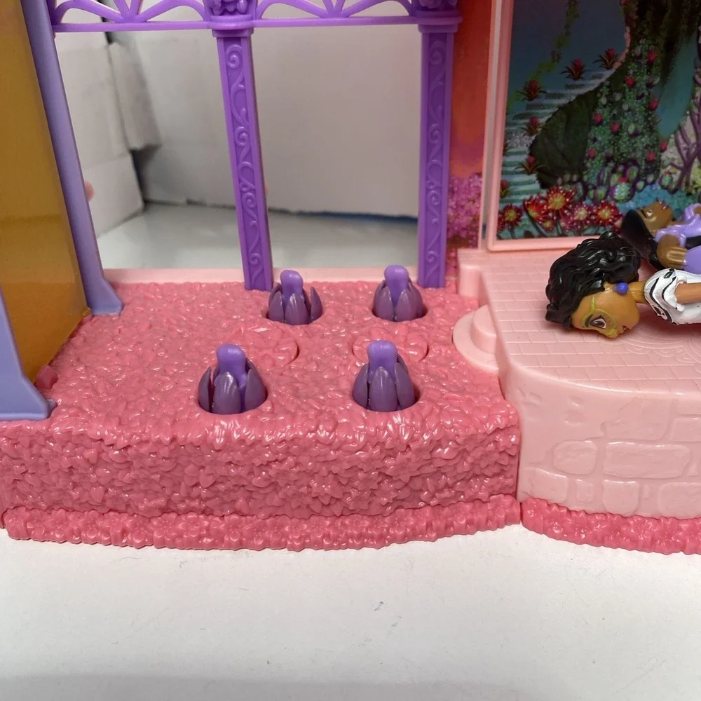 Disney Encanto Isabela's Garden Room Playset only Accessories Shown Come With‎